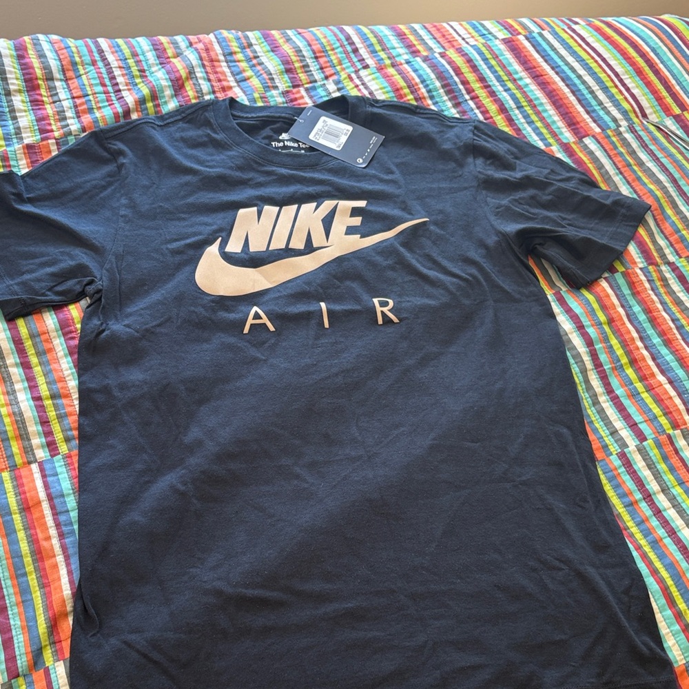 Sale Nike reflective logo, black gold T‑Shirt  Swoosh Tshirt size small new tags